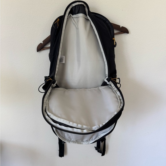 The North Face Borealis Backpack - Picture 2 of 3